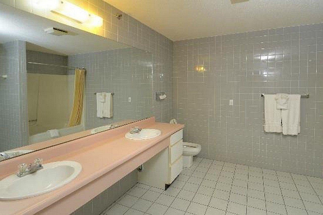 Regency Inn & Suites West Springfield Zewnętrze zdjęcie