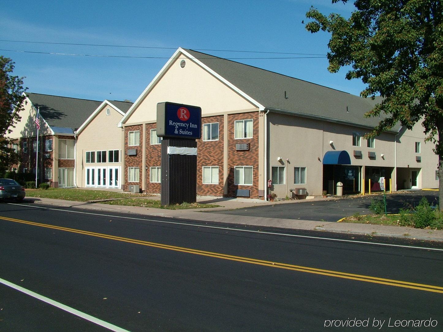 Regency Inn & Suites West Springfield Zewnętrze zdjęcie