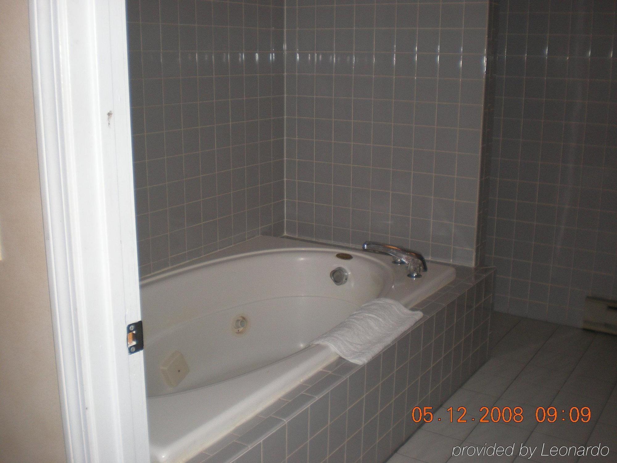 Regency Inn & Suites West Springfield Pokój zdjęcie