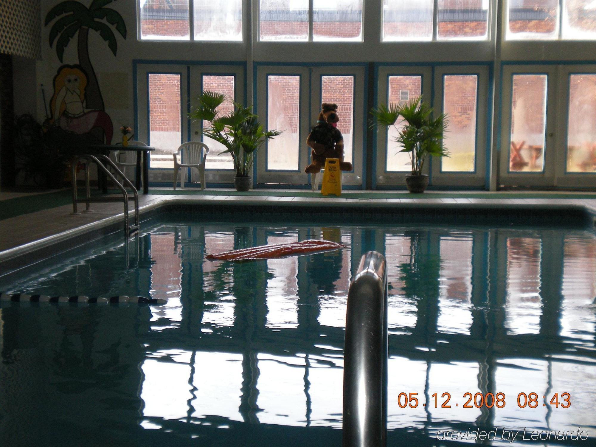 Regency Inn & Suites West Springfield Zewnętrze zdjęcie