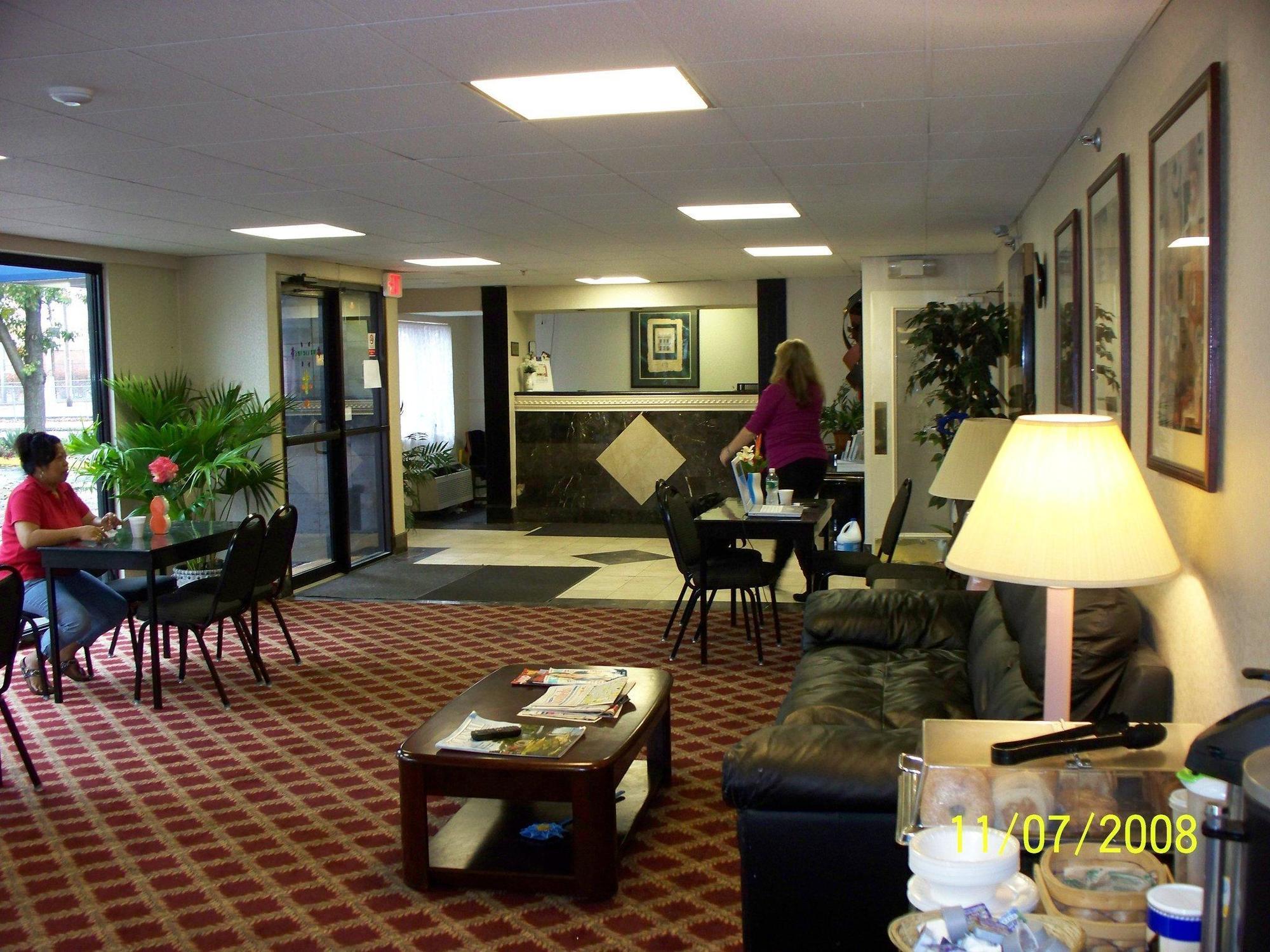 Regency Inn & Suites West Springfield Zewnętrze zdjęcie