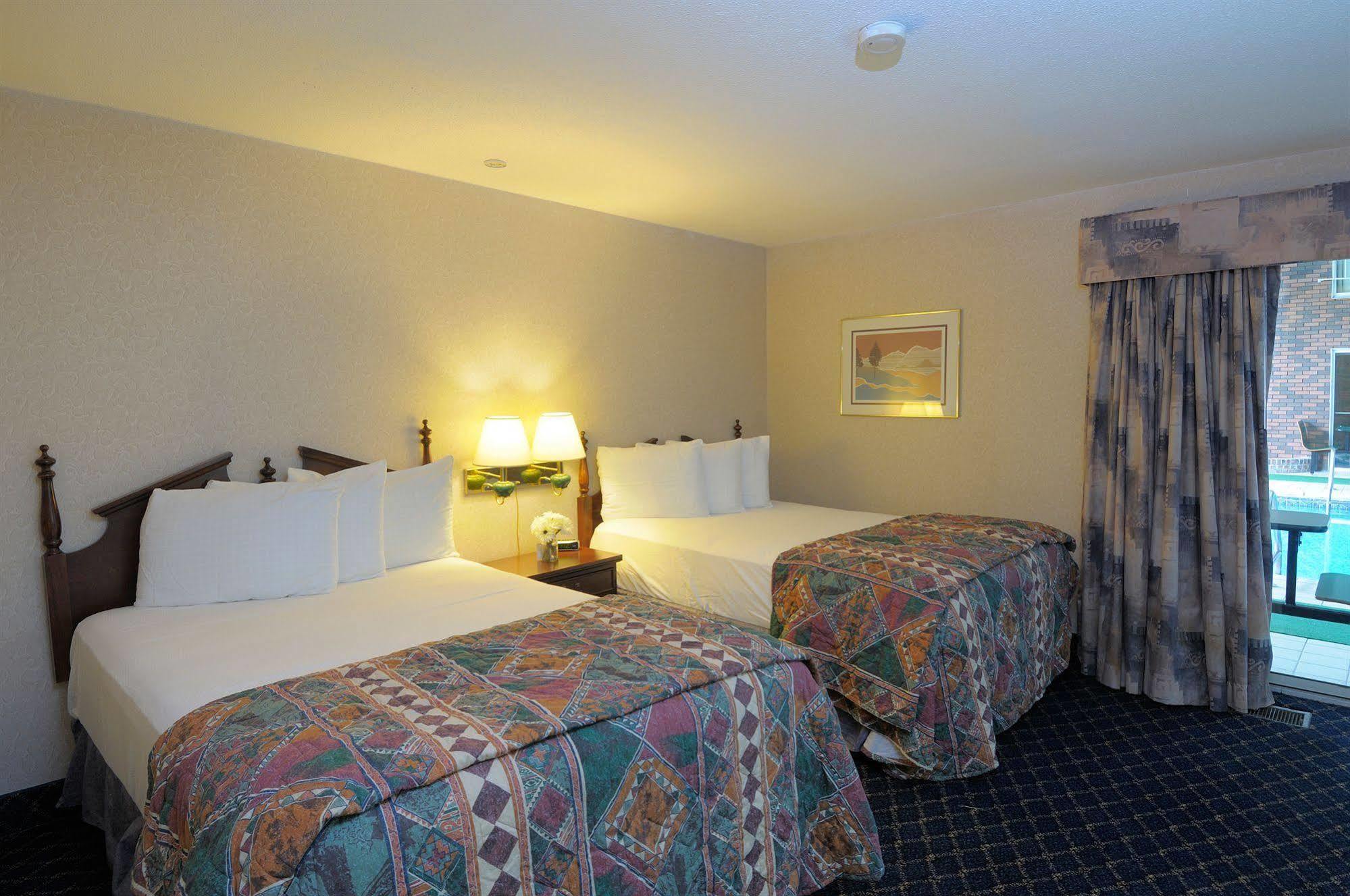 Regency Inn & Suites West Springfield Zewnętrze zdjęcie